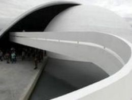 Kadınların kıvrımlarından esinlenen mimar: Oscar Niemeyer