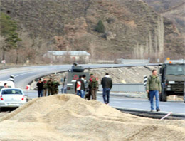 Erzincan'da PKK'dan köprüye bomba