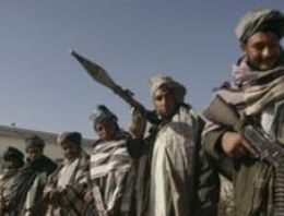 Afganistan'da askeri üslere saldırı: 13 ölü