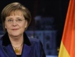 Merkel Almanya'yı övdü, Euro güçlenmeli dedi