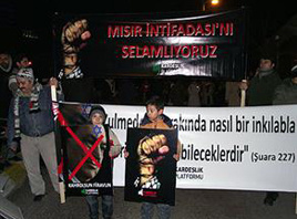 Konsolosluk önünde Mısır'a destek