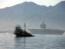ABD askerleri İzmir'in altını üstüne getirdi