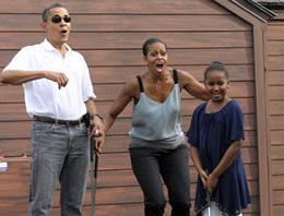 Obama'nın kızlarına Facebook yasak