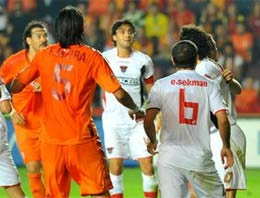 G.Antepli futbolculara saat hediyesi