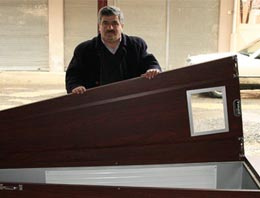 Bu köyde seyyar morg var