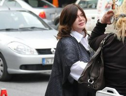 O yürüdü cipi takip etti!