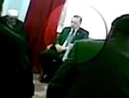 İşte Kuran-ı Kerim okuyan Erdoğan!