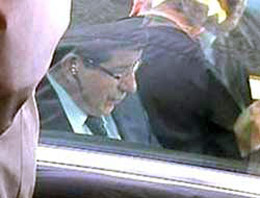 Kadir Topbaş'ı kapısında bekletti!