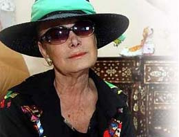 Kanser tedavisi gören ünlü sanatçı vefat etti!