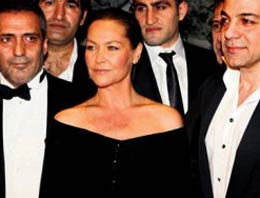 Hülya Avşar, Yavuz'u çok kıskanıyor