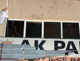 Parti binasına yumurtalı saldırı!