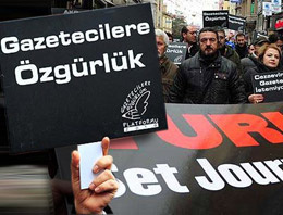 Davutoğlu ve Bağış'tan gözaltı yorumu