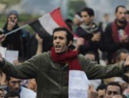 Mübarek'in içişleri bakanı yargı önünde