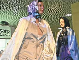 Tesettür defilesinde dekolte