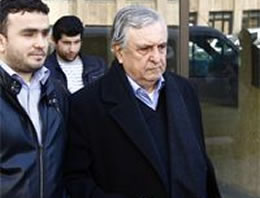 Eski savunma bakanı tutuklandı