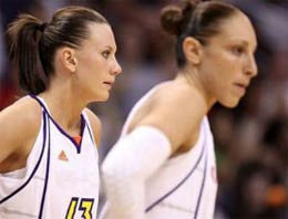 Fenerbahçe'de iki isim geri dönüyor