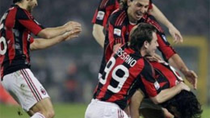 Milan zoru geçti, İnter yakın takipte