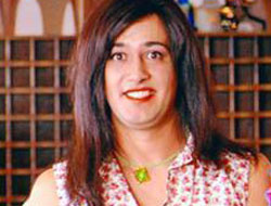 Sarp Apak sevgilisiyle eğlendi